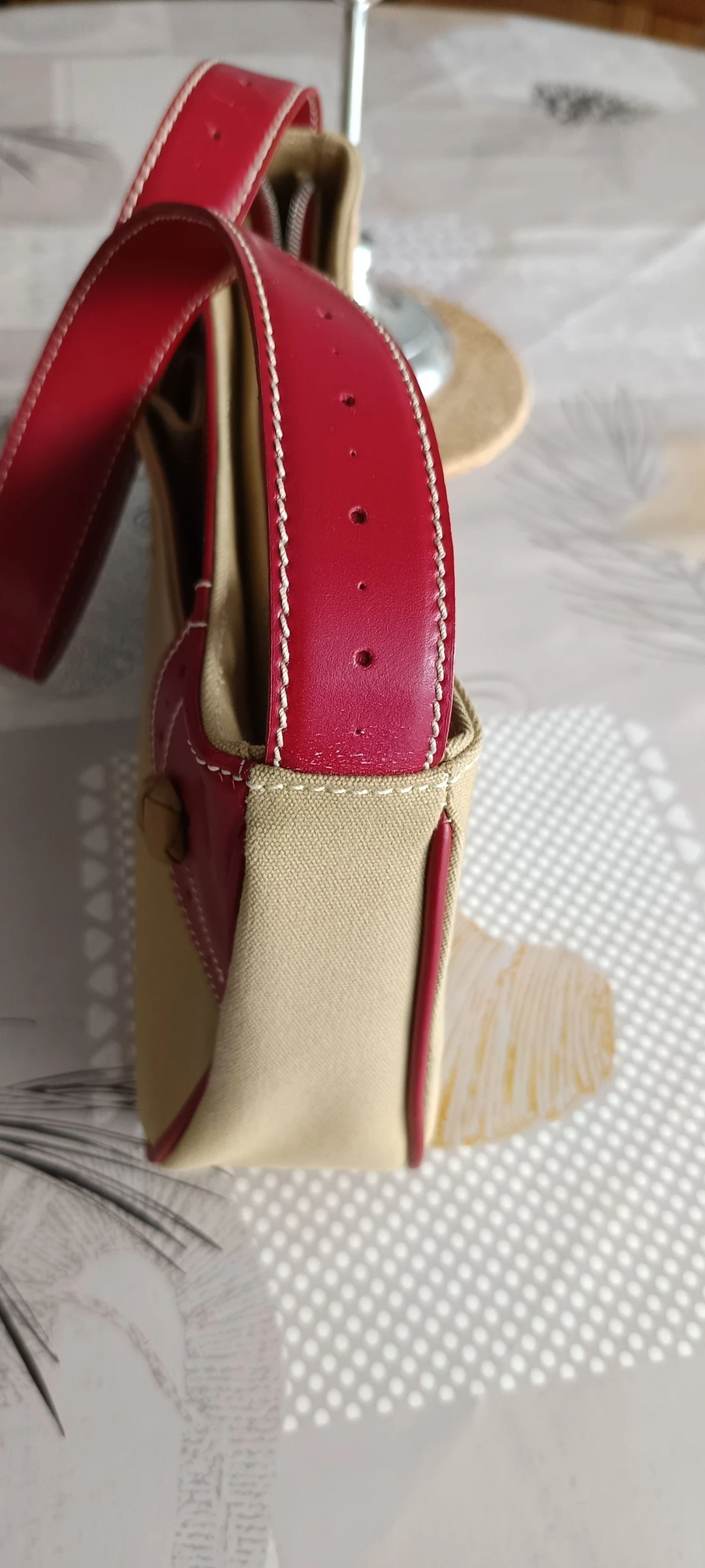 LANCEL-tas met kleine fout let goed naar de advertentie blijft in zeer goede staat prijs te onderhandelen – photo 7